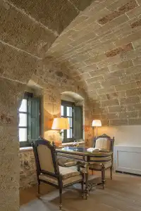 Moni Emvasis Luxury Suites - 14