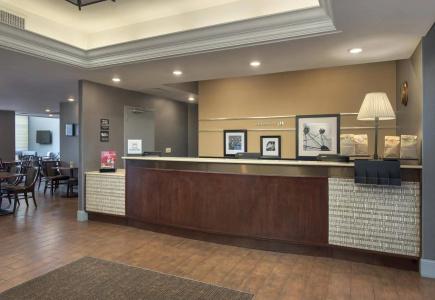 Hampton Inn NY-JFK - 1