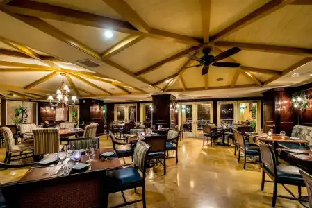 The Shores Resort & Spa - 3