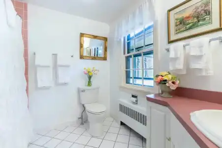 Wilburton Inn - 251