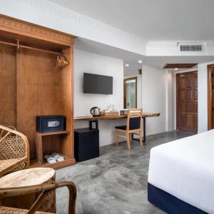 Pacific, Phnom Penh - 30