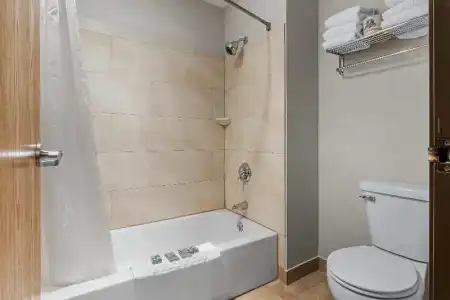 Best Western Ambassador Inn & Suites - 77