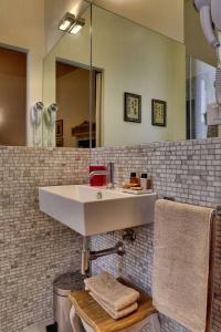 Casa Sotgiu Guest House - 8