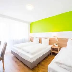 Hostel S16 - 24
