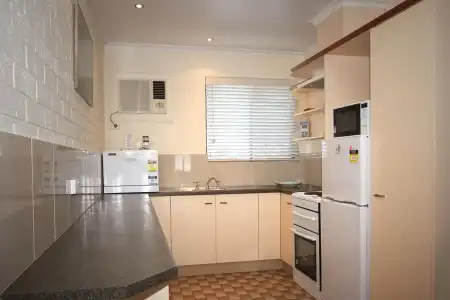 Allambi Holiday Apartments - 17