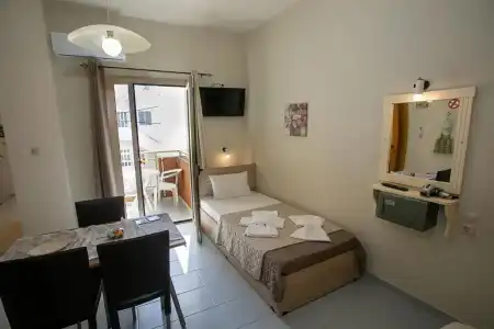 Rania Studios - 128