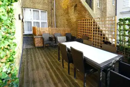 Queensgate Court - 61