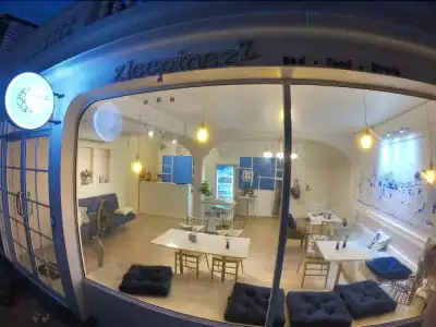 Zleepinezz Hostel - 12