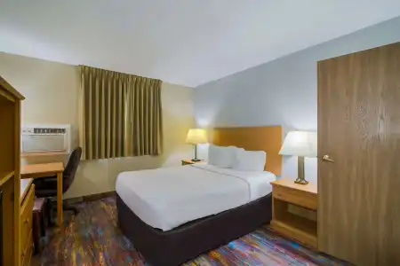 Americas Best Value Inn Fargo - 28