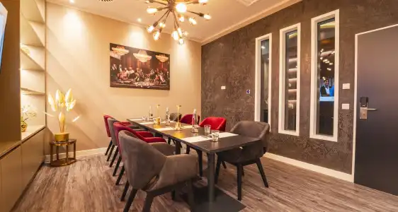 PLAZA Premium - 18