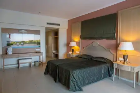 Kresten Royal Euphoria Resort - 2