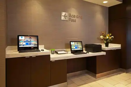 Courtyard by Marriott Los Angeles LAX/Century Boulevard - 23