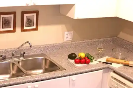Times Square Suites - 11