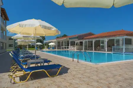 Manousis ApartHotel - 2