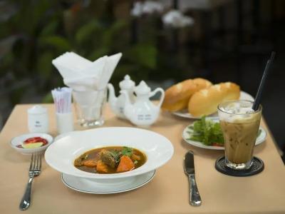 Le Soleil Boutique - 10