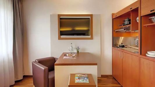 Newton Heilbronn - 15