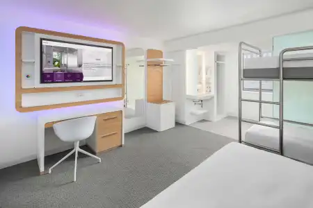 YOTEL Edinburgh - 26