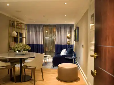 The Guardsman and Residences - 1