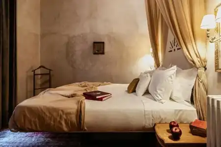 Shila Athens - 25