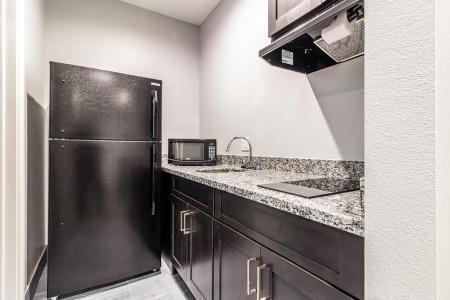 Americas Best Value Inn & Suites Kingwood IAH Airport - 13
