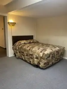 Chinook Motel - 21
