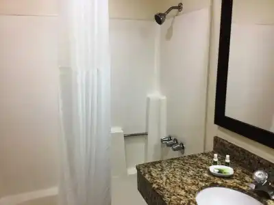 SureStay by Best Western Santa Monica - 9