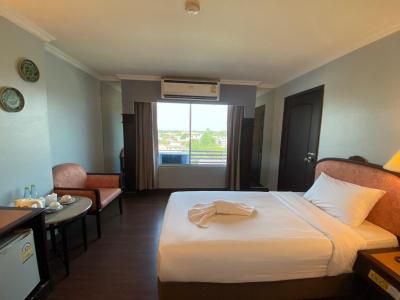 Mayflower Grande Suite - 12