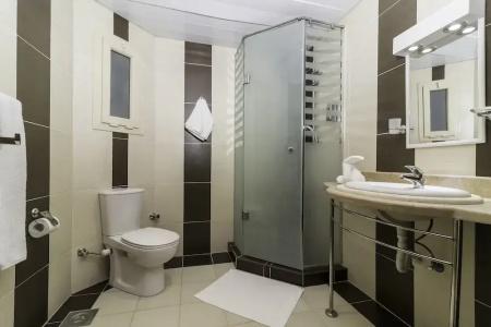 Royal Beach Serviced Apartments - 8