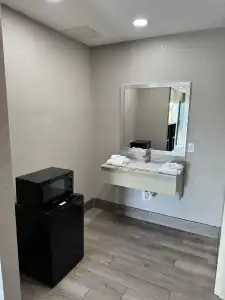 Nola Inn & Suites - 20