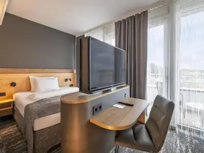 Best Western Plus - 137