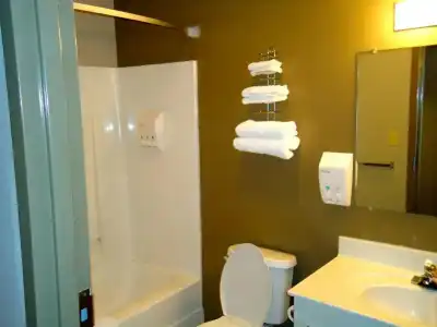 Super 8 by Wyndham Niagara Falls NY - 28