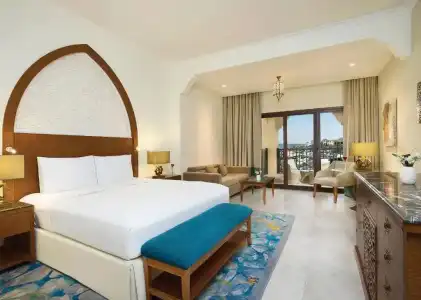 DoubleTree by Hilton Resort & Spa Marjan Island - 52
