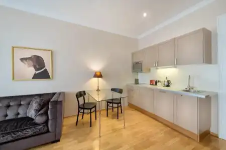 Hunger Wall Residence - 14