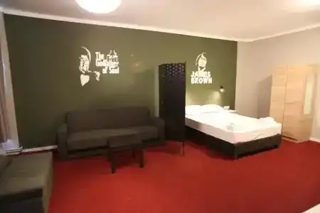 Stay Hybrid Youth Hostel - 89