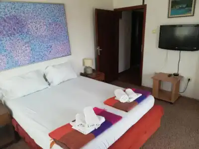 LaRos Apartments - 79