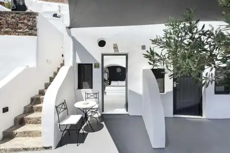 Pearl of Caldera Oia Boutique - 47