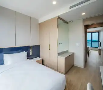S Sriracha & Residence - 23