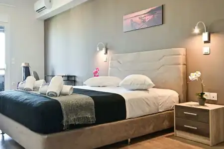 Thisean Modern Suites By Athens Stay - 40