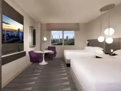 Hyatt Regency Los Angeles International Airport - 4