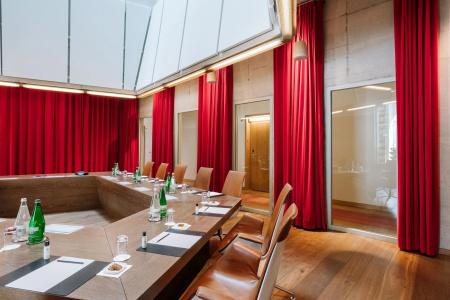 B2 Boutique + Spa - 19