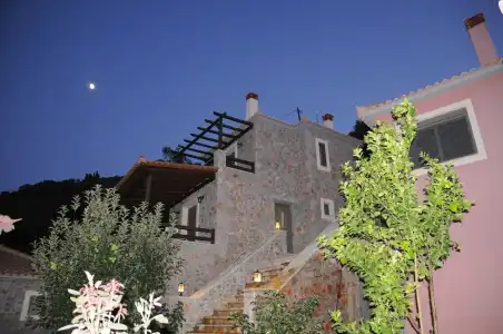 Dio Escapes Houses - 152