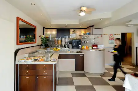 Hôtel Bon Port - 13