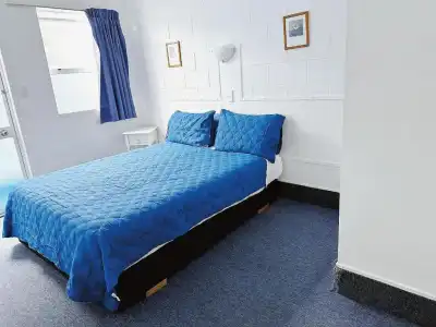 Golden Glow Motel - 45