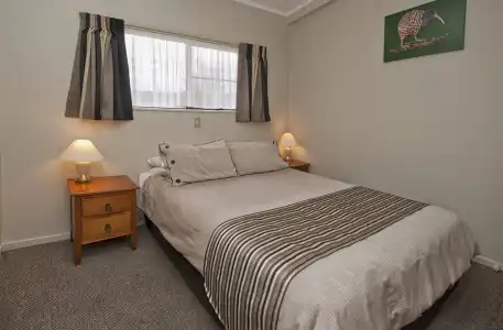 Sport of Kings Motel - 1