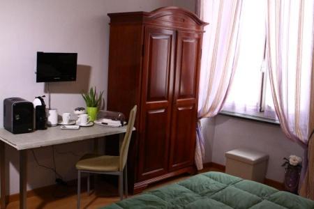 Duca's Guest House - 17