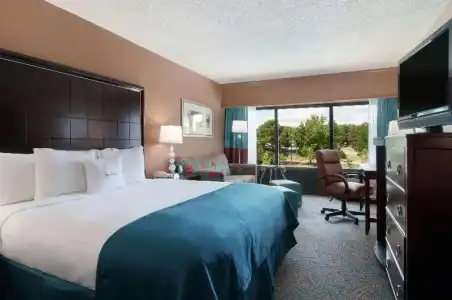 DoubleTree by Hilton Columbus - 69