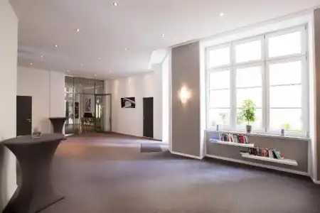 Garner Berlin - Checkpoint Charlie by IHG - 22