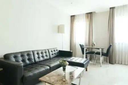 Thomson Residence - 101