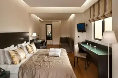 O&B Athens Boutique - 50