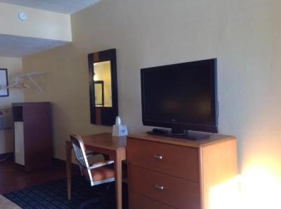 Diamond Inn and Suites - 1